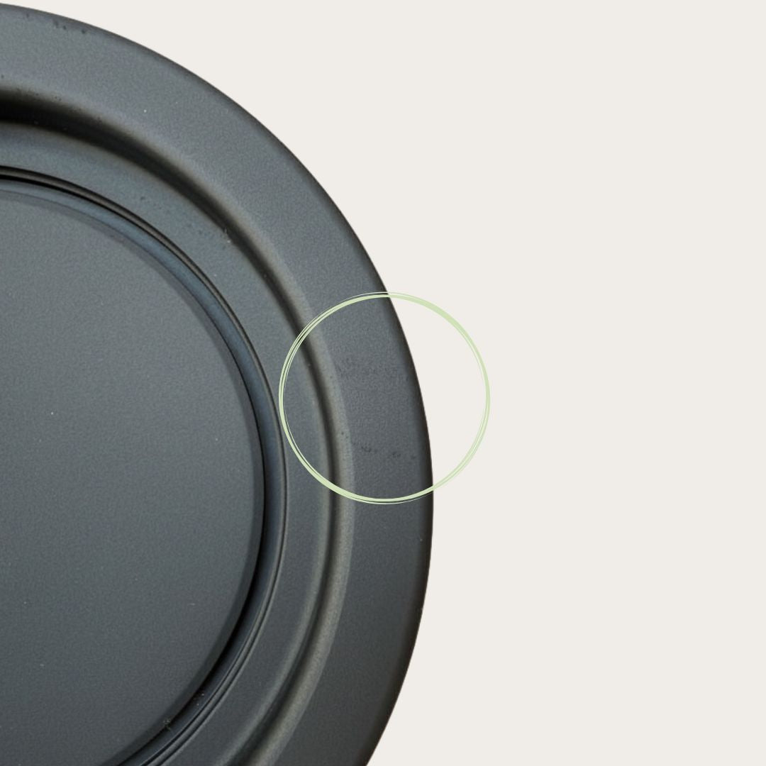 Stona Grinder | Black Walnut, Minor Lid Imperfection